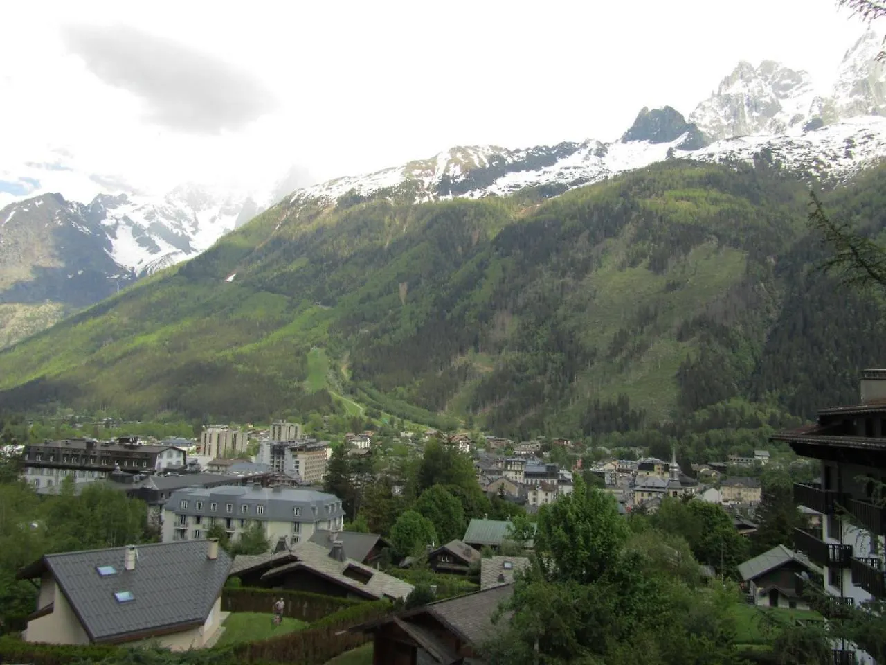 Apartment Le Pied Du Brevent - Walk To Ski Lift, Chamonix Getaway France