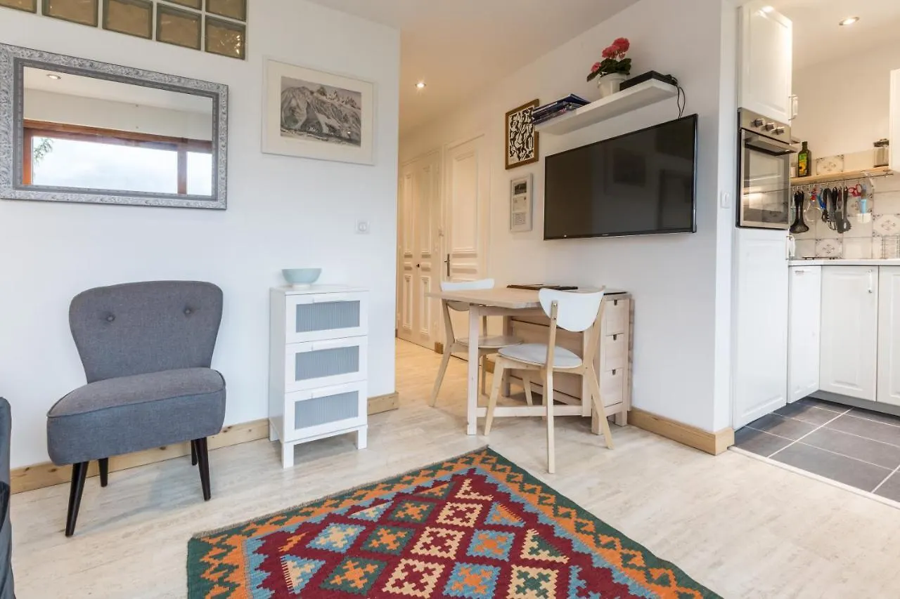 Apartment Le Pied Du Brevent - Walk To Ski Lift, Chamonix Getaway